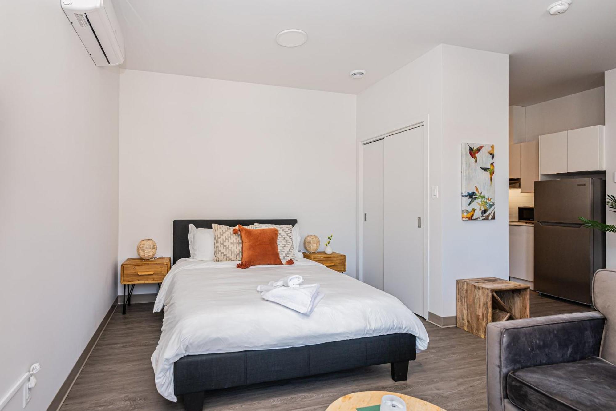 Wonderful New Studio Close To Mount Royal By Den Stays มอนทรีอัล ห้อง รูปภาพ